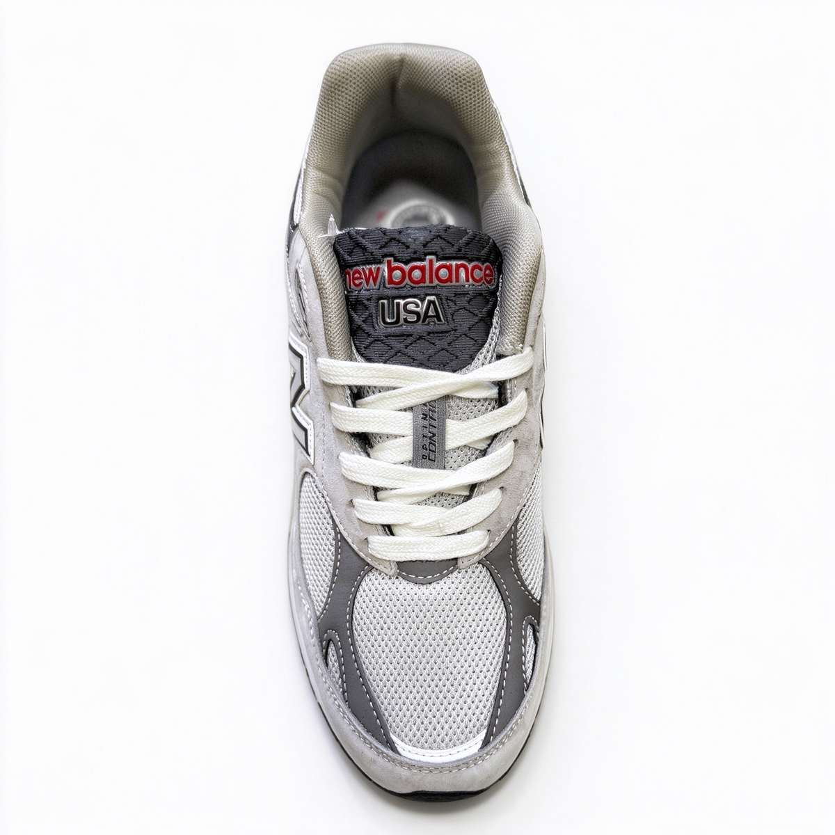 New Balance 990v3 inherits the classic 990 series USA design, iconic castlerock grey colorway. Made of premium pig suede + breathable mesh upper, retro dad shoe silhouette, versatile for daily streetwear.