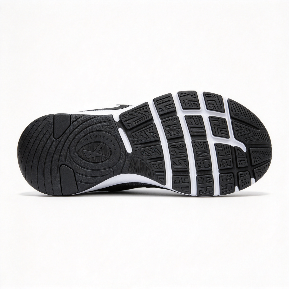 Nike Free Metcon 7 Men's Training Shoes | Black/White/Metallic Silver | Flexible forefoot + stable heel | Breathable mesh upper | Versatile training shoes | Lightweight and durable | Suitable for strength training, HIIT, and cardio
