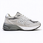 New Balance 990v3 inherits the classic 990 series USA design, iconic castlerock grey colorway. Made of premium pig suede + breathable mesh upper, retro dad shoe silhouette, versatile for daily streetwear.
