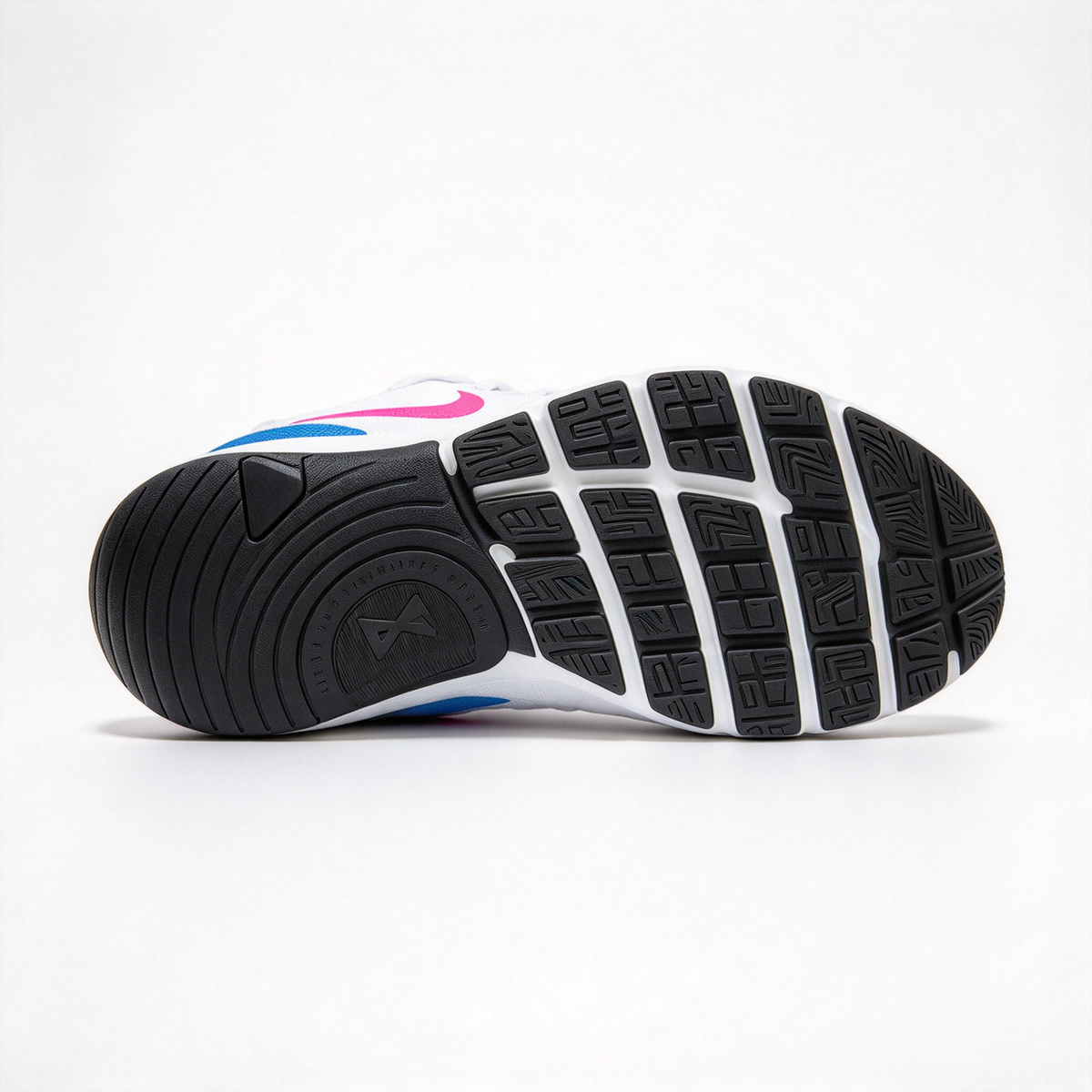 Nike Free Metcon 7 Men's Training Shoes | White/Light Blue/Bright Pink | Flexible forefoot + stable heel | Breathable mesh upper | Versatile training shoes | Lightweight and durable | Suitable for strength training, HIIT, and cardio