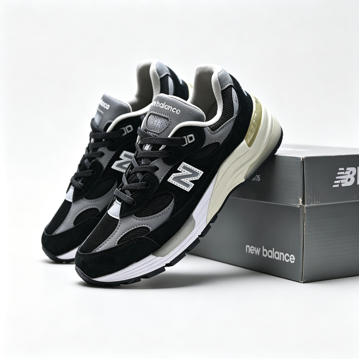 New Balance 992 'Black Grey' | Premium Suede & Mesh + ABZORB Cushioning + Made in USA, Men's & Women's Lifestyle Sneakers, Classic Retro Runner & Streetwear Essential